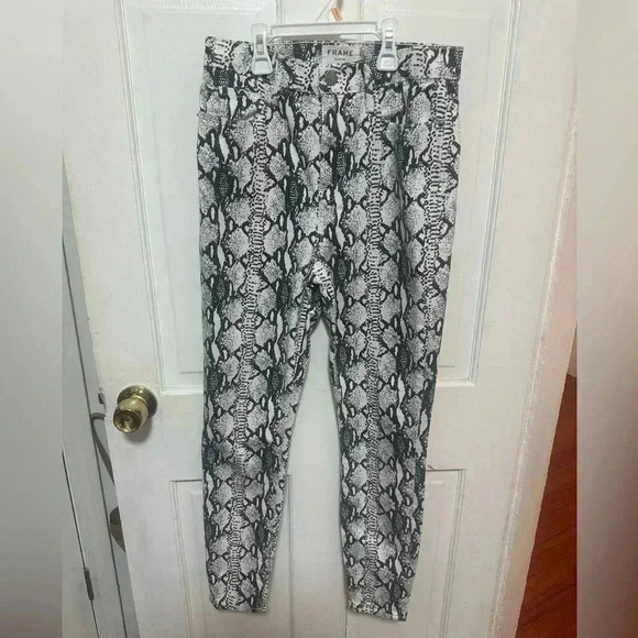 Frame Denim Ali High Rise Python Snake Print Cigarette Jeans SZ 26 NWOT - Picture 6 of 8